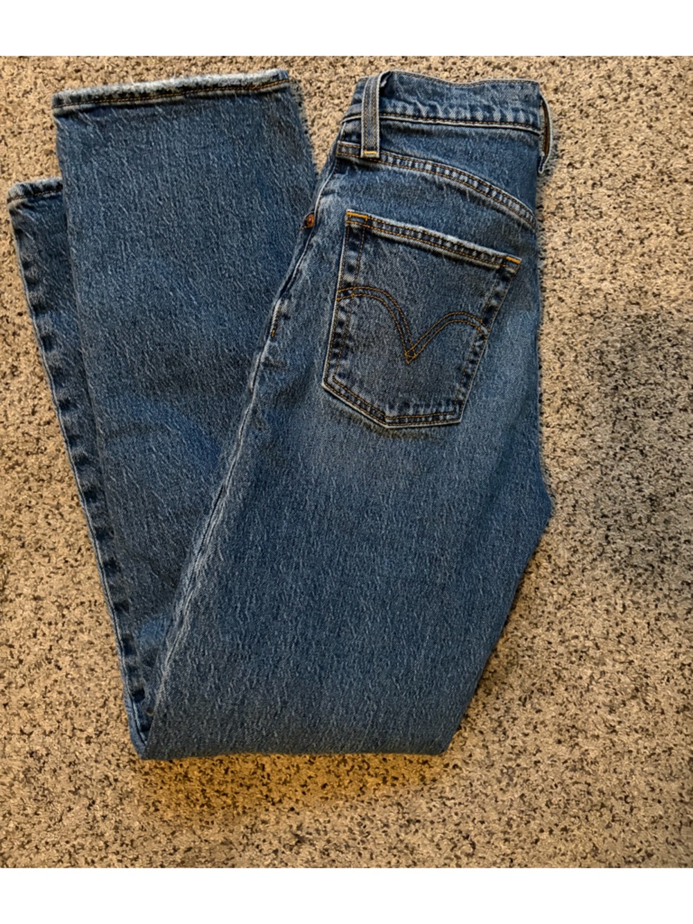 Levi’s High Rise Ribcage Straight Ankle Jean